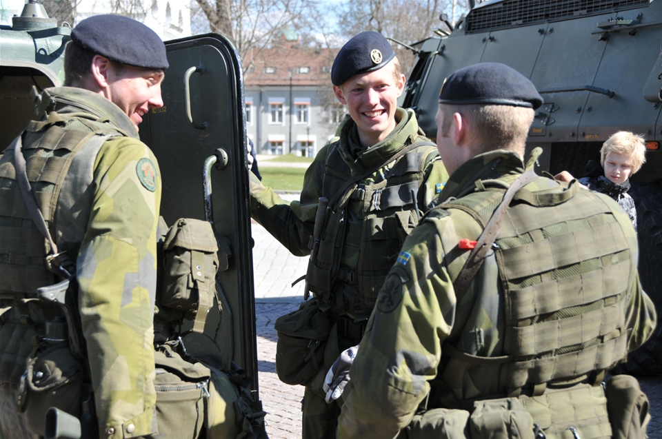 Soldater på Eksjö torg. 
Foto: Stefan Söderberg 